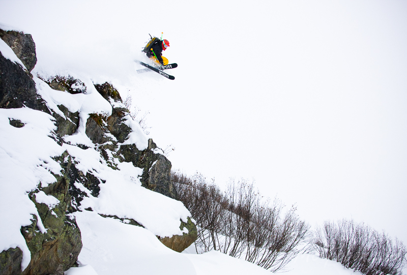 Nick Hayter leaping in Bachsiete in St. Anton Am Arlberg, Austri