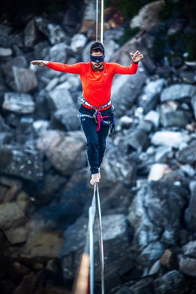 RMcGibbon_Highlining_030819_1020.jpg