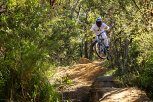 Mountain biker riding at Oxford Falls, Sydney – 210124_5001